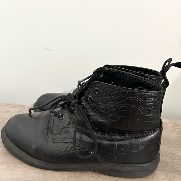 Dr. Martens Women's Emmeline 5-Eyelets Ankle Boot Black Vibrance Croco US 8 - Picture 9 of 9